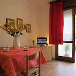 Charming With Fenced Garden Apartamento