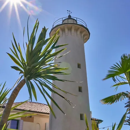 Charming With Fenced Garden *